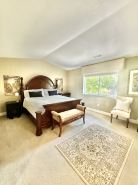 Grand Entryway Vaulted ceiling near Nike Intel 7 beds w/ 10% Discount for 7 Days