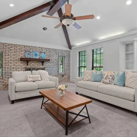Charming Stylish 4-bedroom house with in serene Allen