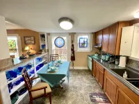 Crossroads Country Cottage - 4-Star