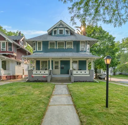 Historic Old West End Entire Home - 4 Bedrooms next to Arboretum - homestay