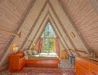 Pet Friendly, 10 Guests, Walking Distance to Payette Lake/Downtown, Hot Tub! - 4-Star