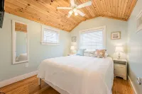 Relaxing Getaway with Town Beach Access - 3-Star