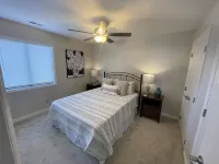 Amazing LAKEFRONT Main Lake 5BR/3.5BA House. Quiet Cove, Close to Everything. - 4-Star