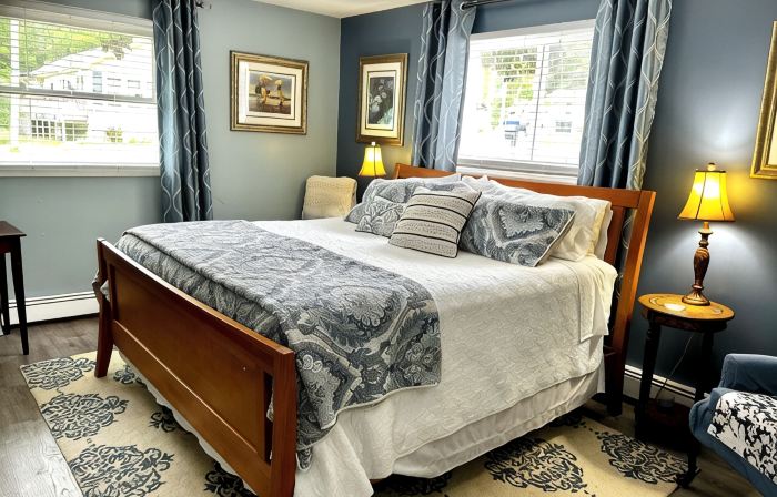 Huge home, sleeps 12, Newly remodeled, perfect for large groups NO PROM PARTIES