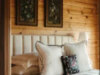 Rosemary on Grand - Cottage Core Lakehouse w/ ADA Dock in Gated Community Hotels in Cleora