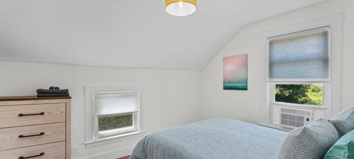 Private Beach House Retreat near Newport Hotels in Middletown