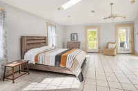 Spacious 4BR home; 5 min walk to downtown Milford! - 3-stjärniga