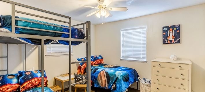 Cozy family home minutes from OU Hotéis em Norman