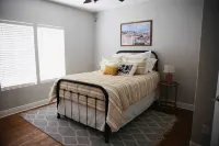 Dos Pinos Riverside Cottage near DT Kerrville - 4つ星