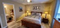 Charming Country Cottage - Bungalows