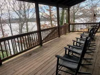 Life is Better at the Lake! Waterfront cabin on Lake Keowee - Chalets