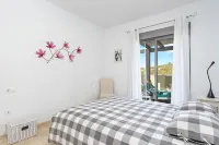 Penthouse with magnificent views of Gibraltar, south-southwest orientation. - Swimmingpools