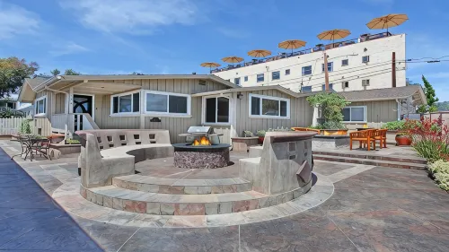 Beautiful Ocean View! Steps to Sand! Private Home with 3 Car Driveway! - 4 ดาว