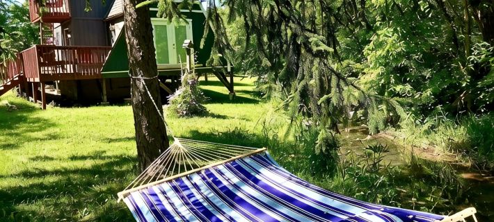Relaxing, Cozy & Secluded One Loft Bedroom A-Frame w/ Private Summer Pool Hotels in Findlay