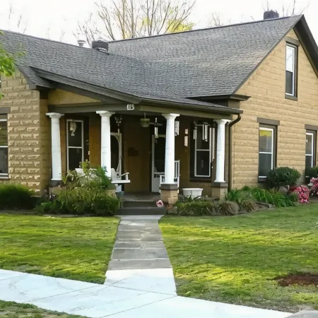 115 yr old Historic Heffner House in Downtown Rogers