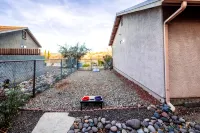 AZ Wine Country Retreat - Desert Views + Hot Tub! - Boutique