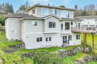Awesome 5 bedroom, 4 bathroom, waterfront home with beautiful views and sauna. - Fitnessstudio