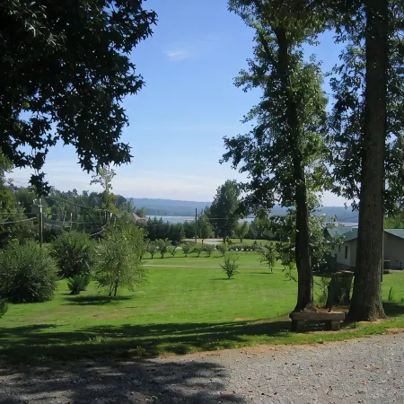 Lake & mountain views! Covered Boat Port w/Power, Pets Welcome