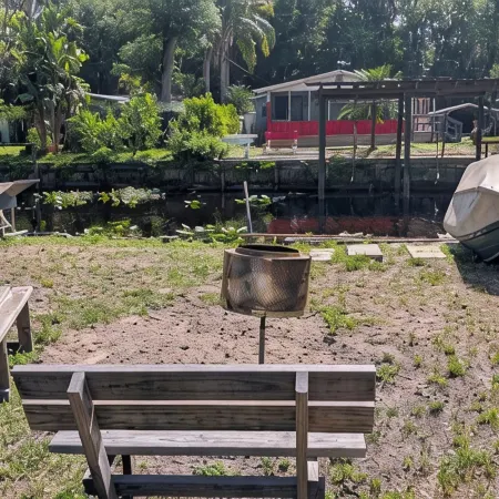 2 Bedroom FREE Boat ON CANAL fish out back and fire pit more FUR BABIES welcome