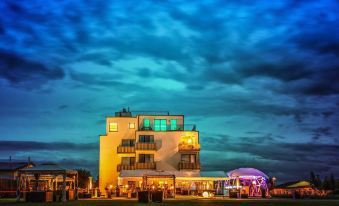 Hotel Warnow - Housity