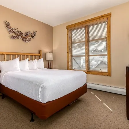 Spectacular Views from 1-bedroom Condo in Copper Mountain Center Village