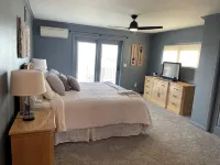 Beautiful updated house on Lake Michigan in the heart of downtown Baileys Harbor - 3 stelle