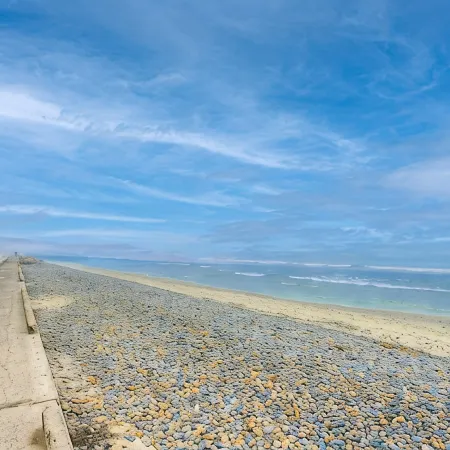 Beachfront Family Dream! On the strand in Oceanside - Pet friendly!
