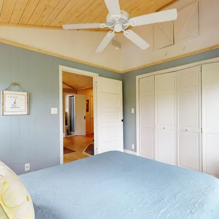 Beautiful Lakeside MI Vacation Home with Association Beach Access - Late Summer Hotele w: Chikaming Township