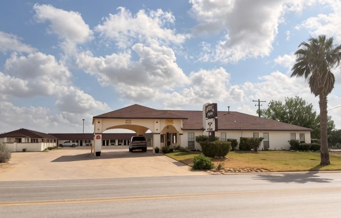 Royal Inn Pearsall