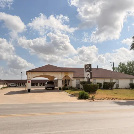 Royal Inn Pearsall