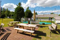 Maple Leaf Lodge - Homestays