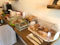 B&b Pompei Window - breakfast