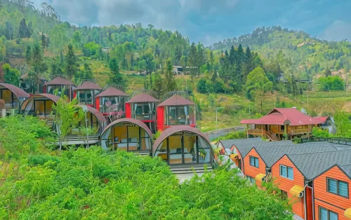 Plum Hillside Lodge - breakfast