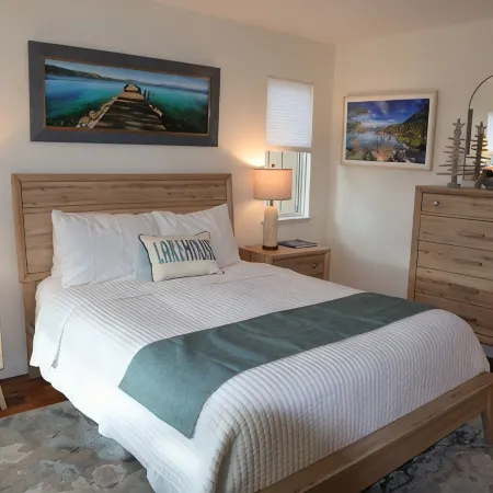 Luxury Tahoe Townhome. Panoramic Lake & Mountain Views. Sleeps Six.