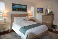 Luxury Tahoe Townhome. Panoramic Lake & Mountain Views. Sleeps Six. - Kitchens