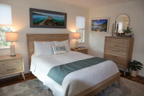 Luxury Tahoe Townhome. Panoramic Lake & Mountain Views. Sleeps Six. - Boutique