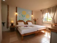 Sanita Cottage Hotels in Chom Bueng