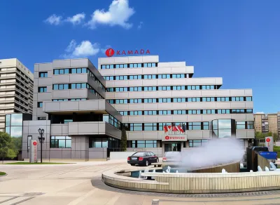 Ramada by Wyndham Iasi City Centre فنادق في 