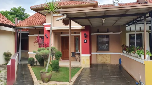 Bojong Homestay Syariah Tasikmalaya 4Br (Whole House) 8-Persons Hotels in Cipedes