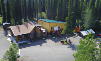 Carlo Creek Cabins