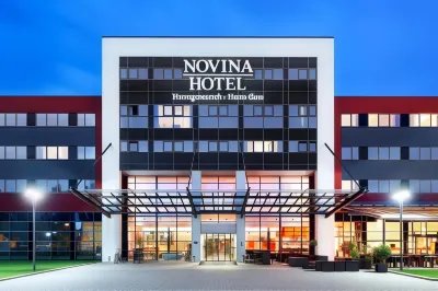 Novina Hotel Herzogenaurach Herzo-Base Отели рядом с достопримечательностью «Stammhaus Dassler»