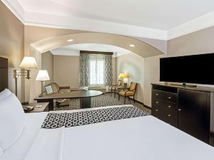 La Quinta Inn & Suites by Wyndham Deer Park