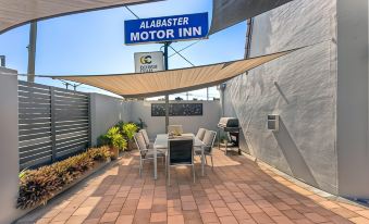 Alabaster Motor Inn