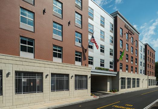 Courtyard Edgewater 로비