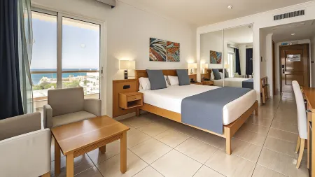 Ukino Palmeiras Village - 24h All Inclusive Отели рядом с достопримечательностью «Serenity - Centro do bem-estar»