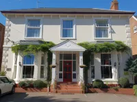 Victoria Park Lodge Các khách sạn gần Newbold Comyn