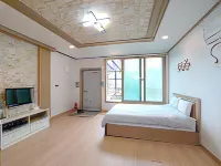 Jeju Oreum Pension