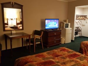 Rapids Inn & Suites