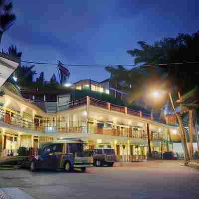 Pandu Lakeside Hotel Parapat Hotel Exterior