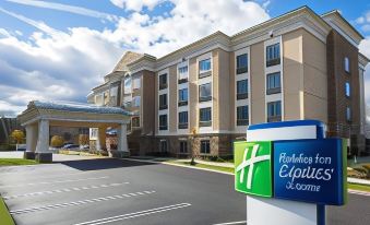 Holiday Inn Express & Suites Stroudsburg-Poconos